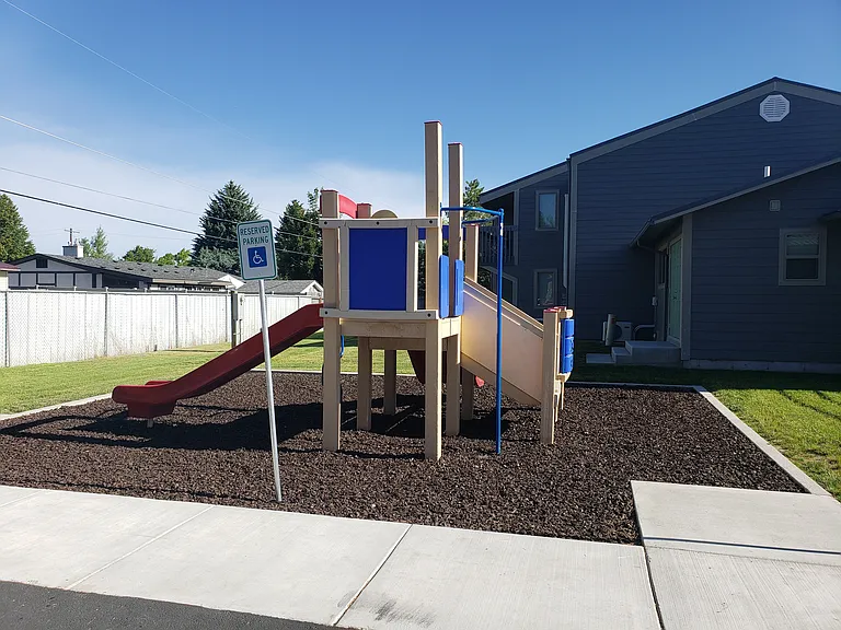 Peterson Park Apartments — Photo 7