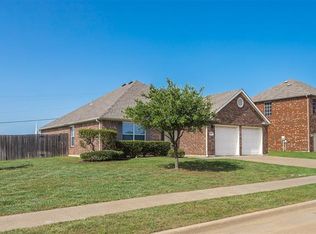 529 Quail Hollow Dr, Midlothian, TX 76065