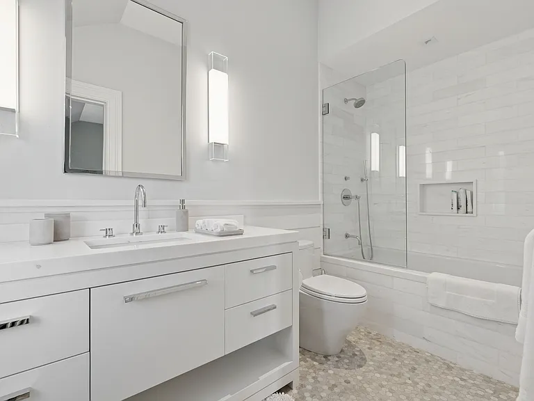210 Bluff Rd — Photo 33
