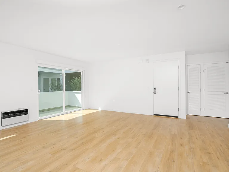 1422 Tamarind Ave — Photo 26
