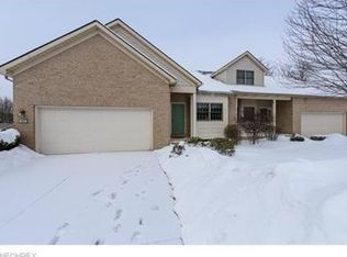 2411 Charing Cross Rd NW, Canton, OH 44708