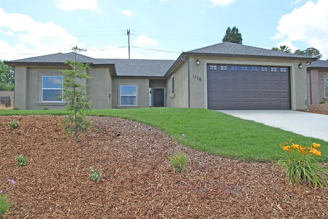 1256 Lombard Trl photo 1