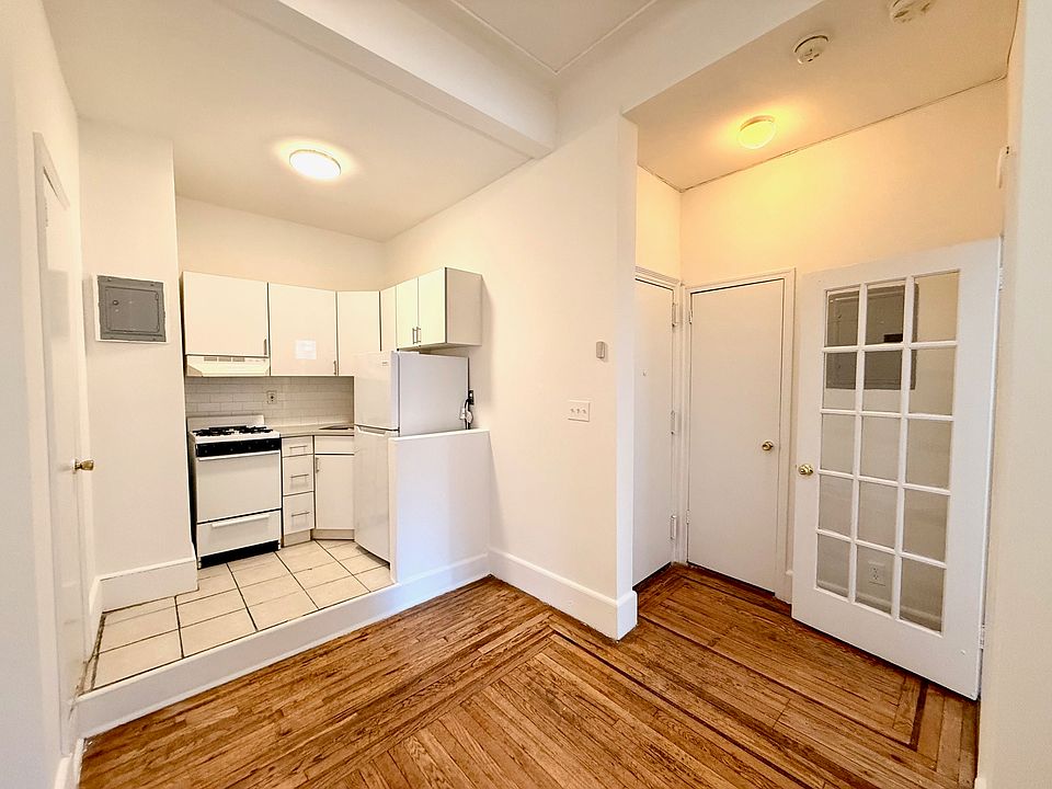 1st image of 338 Lexington Ave APT 2F