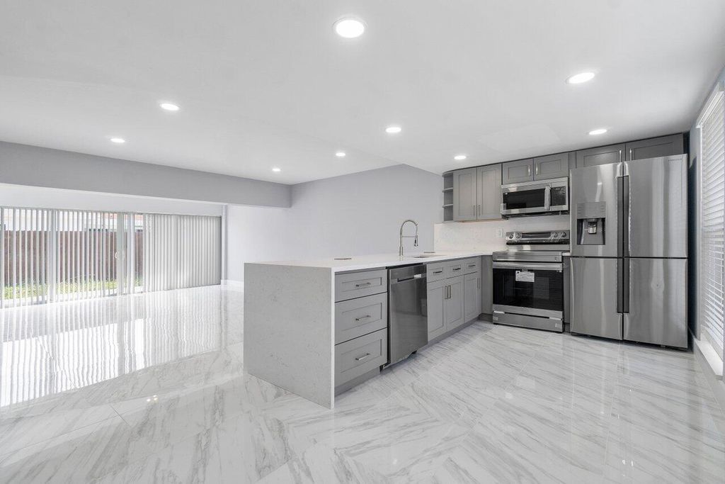 708-710 NE 23rd Avenue, photo 6