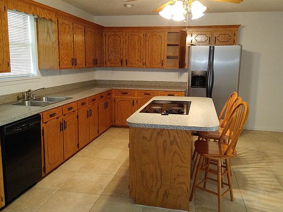 3rd image of 133 Janice Ln