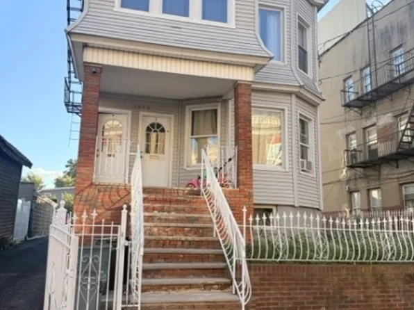 1070 Julia St, Elizabeth, NJ 07201