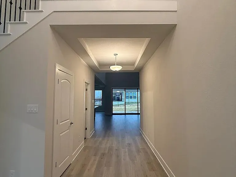 1929 Montella Way — Photo 3