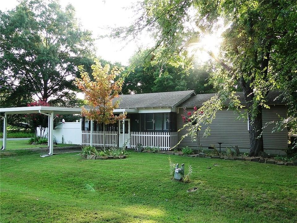 Lovely Tree Shaded Yard!  Vinyl Siding.
