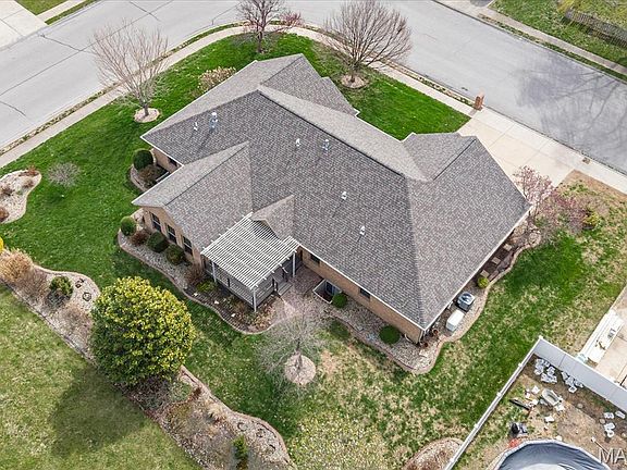 2nd image of 620 Springhill Ct