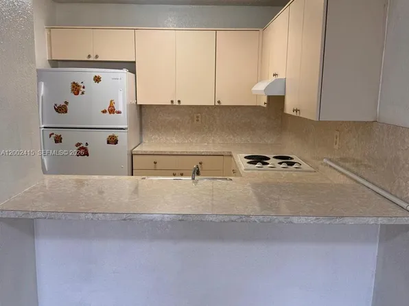 180 Royal Palm Rd APT 216, Hialeah Gardens, FL 33016