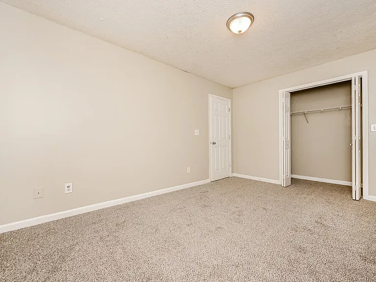 725 Grove Pointe Cir — Photo 13
