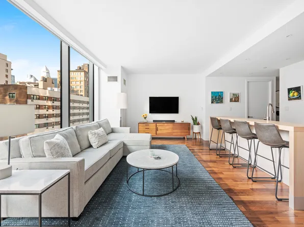 166 West 18th Street image 1 of 13