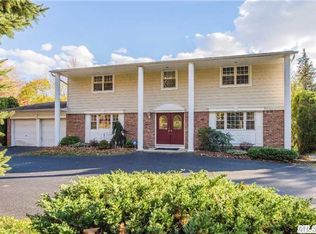 440 Wolf Hill Rd, Dix Hills, NY 11746