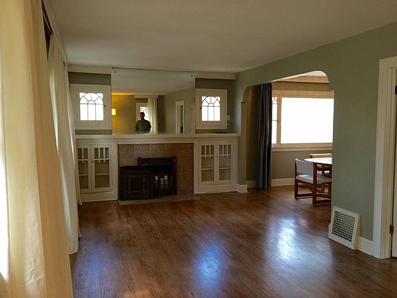 3rd image of 1548 E Laird Ave