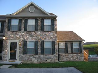 5 Sara Ln, Hanover, PA 17331
