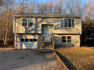 65 Wampum Rd, Narragansett, RI 02882