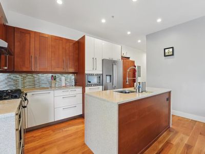 390 1st St APT 2, Jersey City, NJ, 07302