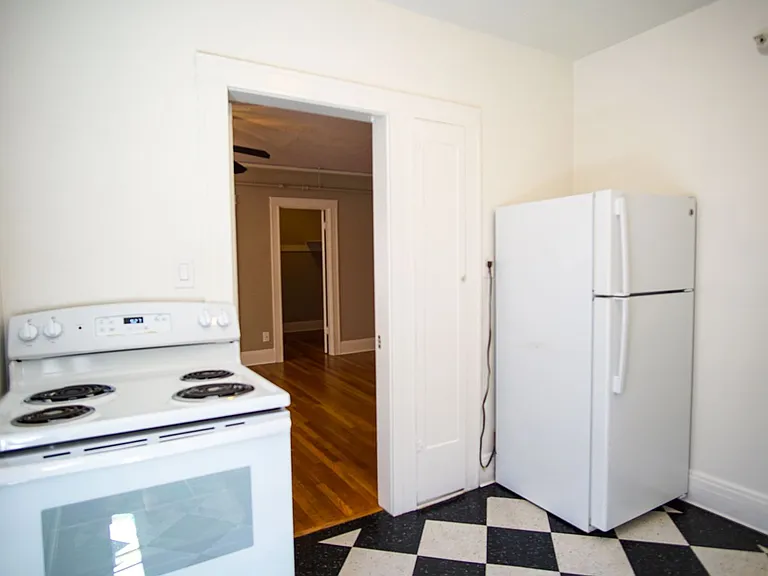 751 SW Vista Ave #9 — Photo 8