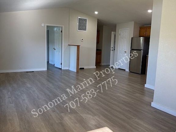 5th image of 2412 Magnolia Ave