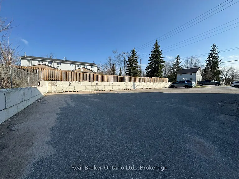 301 West St N #8 — Photo 13