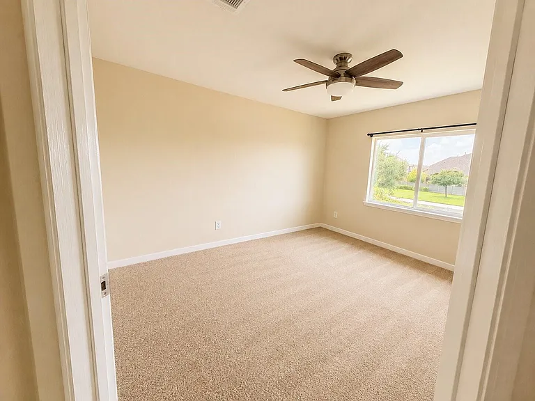18639 Bristol Point Ln — Photo 38