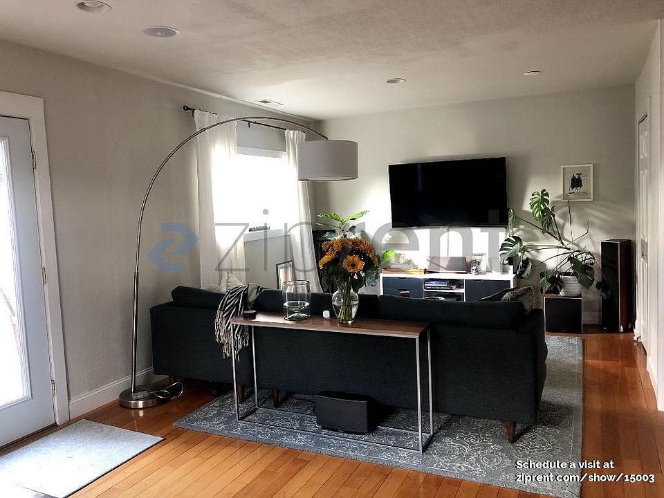 Living room (with furniture)