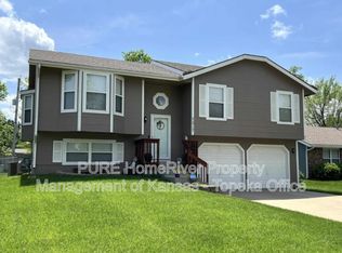 7217 SW 27th St, Topeka, KS 66614