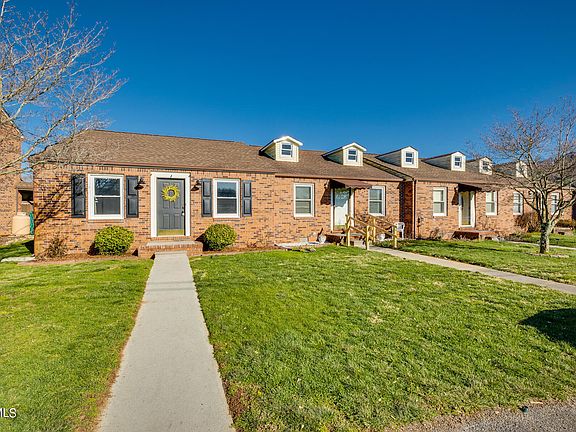 3rd image of 109 Mayfield Dr #1