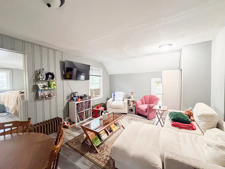 128 Meigs St #UP — Photo 2