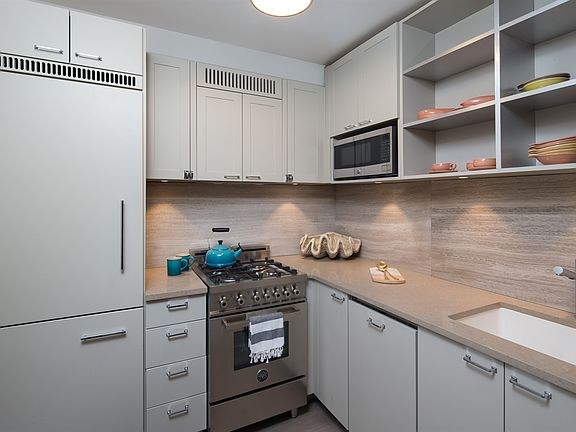 2nd image of 100 W 93rd St APT 24A
