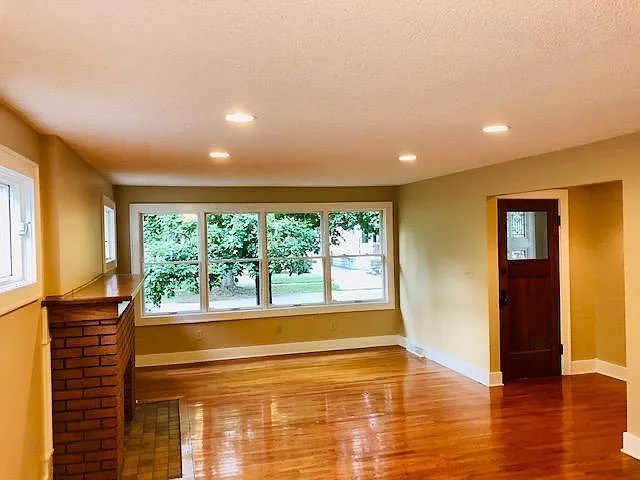 31 Mumford St #LOWER — Photo 2