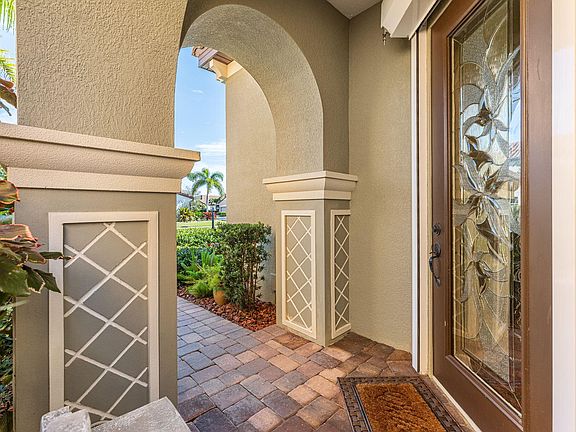 4th image of 279 Montecito Dr