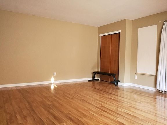 3rd image of 428 Klondike Ave Floor 1
