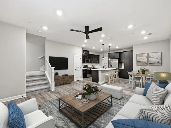 1118 Delpy View Point, Vista, CA 92084
