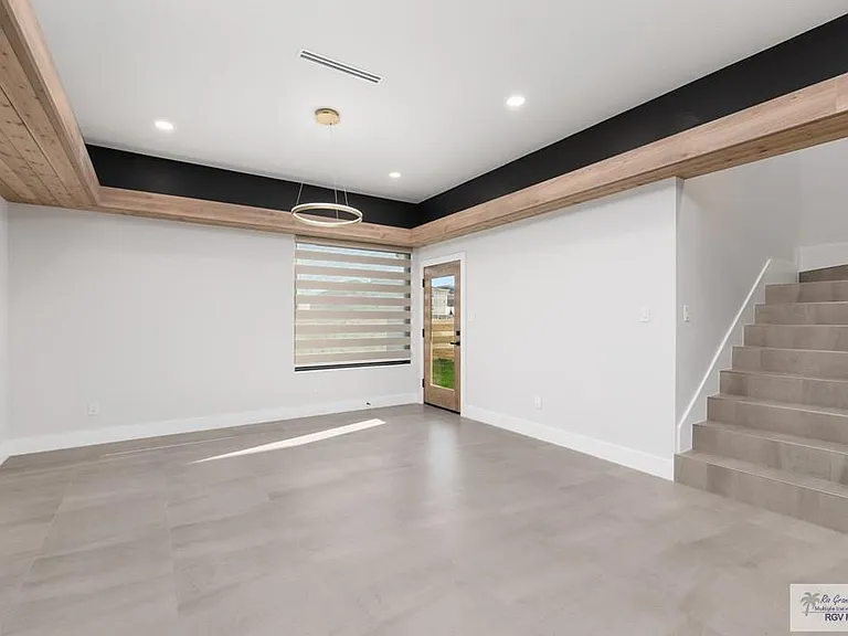 713 Myrtle #A — Photo 2