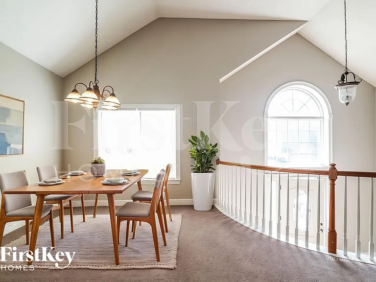 321 Sue Ct — Photo 7