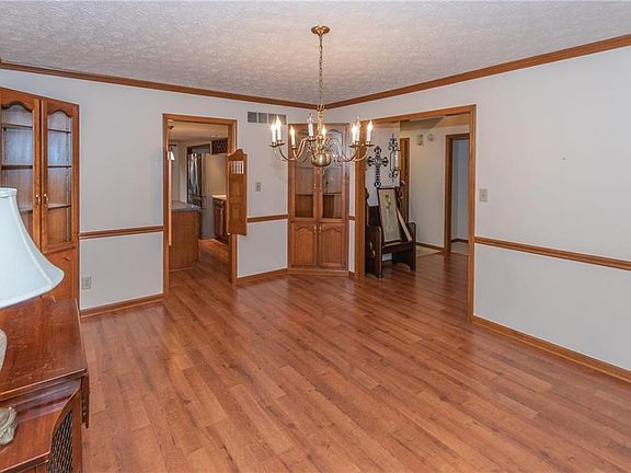 5th image of 840 Creekside Ln