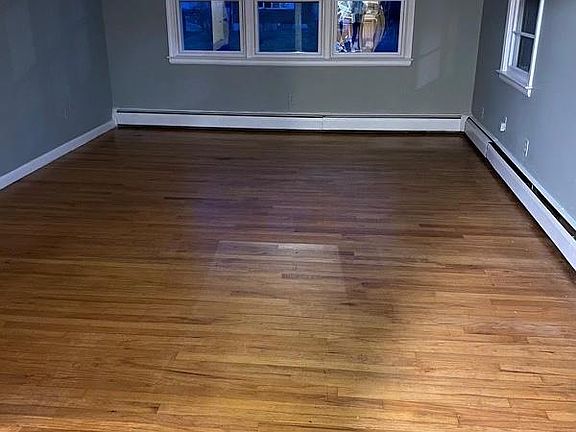 3rd image of 863 Farmington Ave