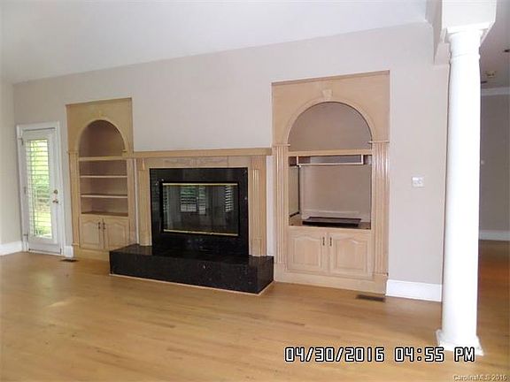 4th image of 965 Cloister Dr