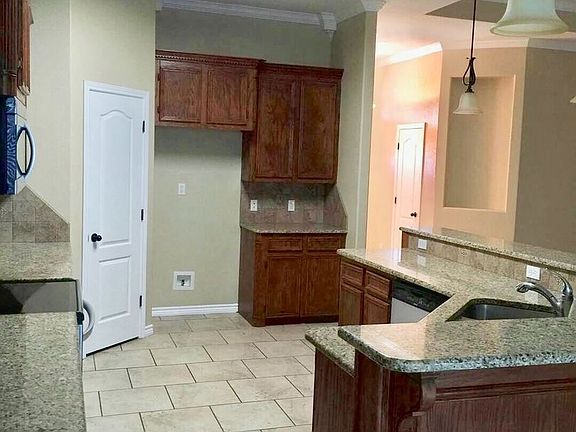 3rd image of 6830 Island Park Ct