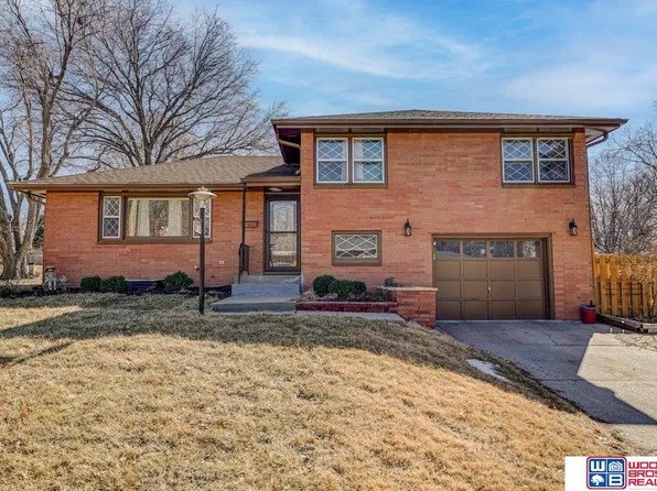 6141 Lexington Ave, Lincoln, NE 68505