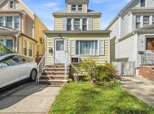 6951 Manse St, Forest Hills, NY 11375
