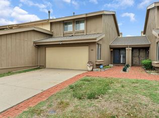 8201 E Harry St APT 1502, Wichita, KS 67207