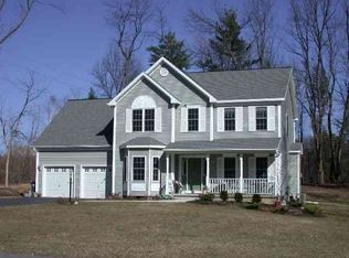 5 Hilltop Holw, Ballston Lake, NY 12019
