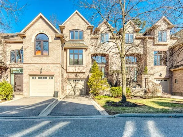 2303 Hill Ridge Ct #5, Oakville, ON L6M 3N3