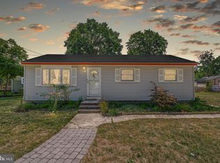 121 Delwyn Ln, Williamstown, NJ 08094