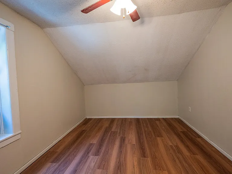 977 Riverside Dr #B — Photo 13