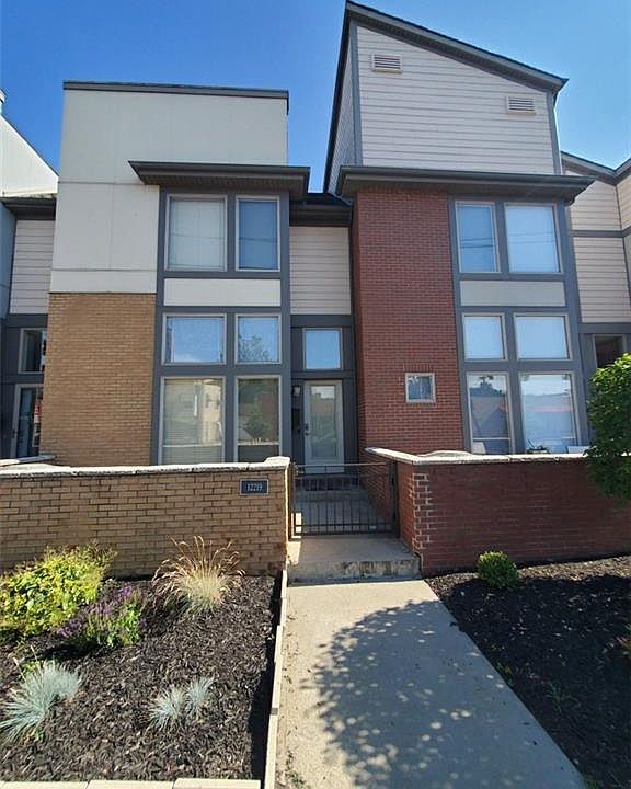 1st image of 12219 Detroit Ave