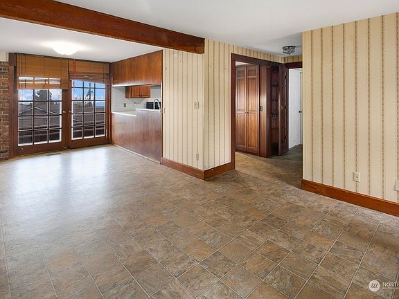 5th image of 5600 71st Avenue NE