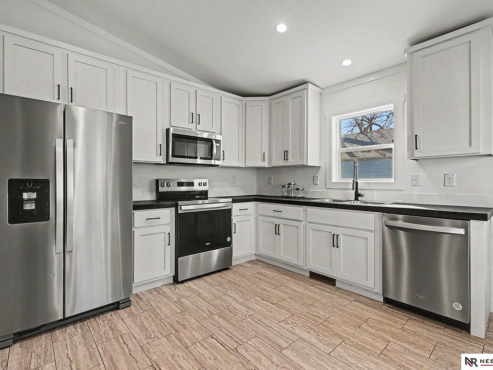 1st image of 2436 Larimore Ave